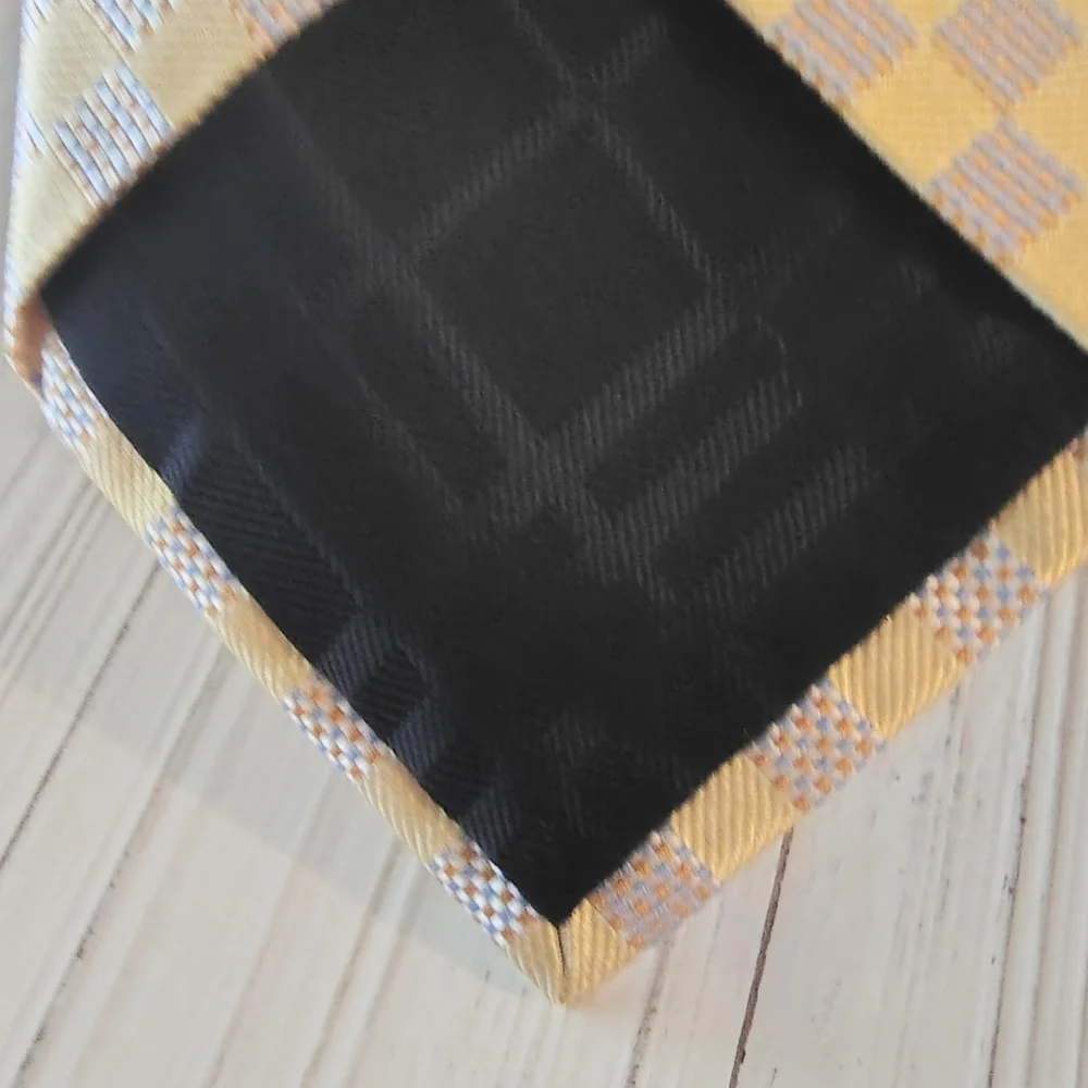 Burberry London Checkered Tie in Yellow and Blue. Made In Italy. 100% Silk.
